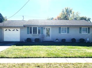 1016 W Park Blvd, Taylorville, IL 62568