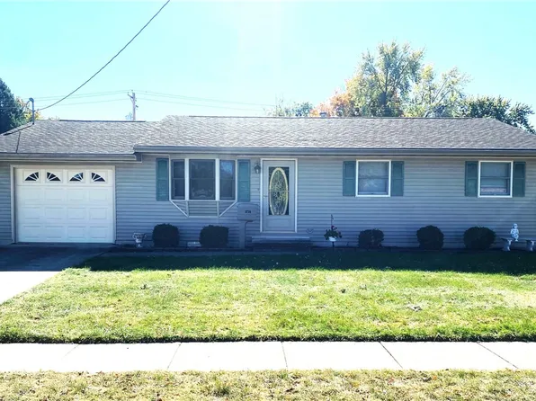 1016 W Park Blvd, Taylorville, IL 62568