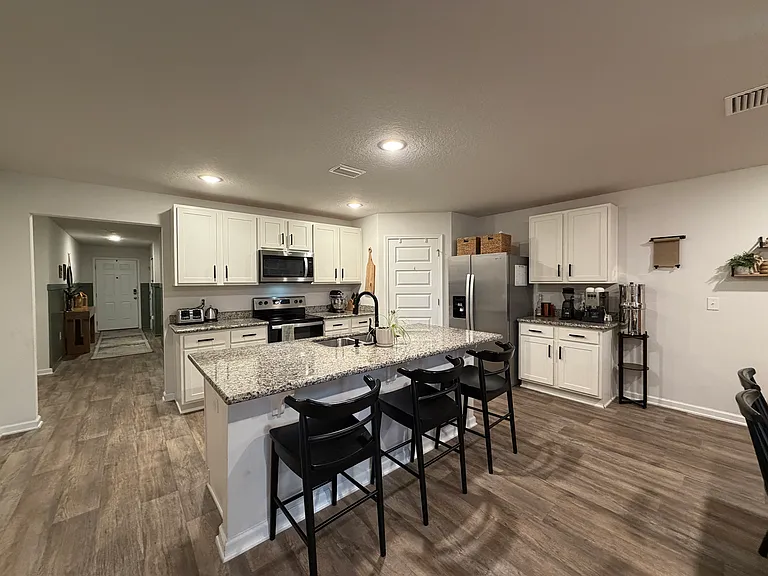 5699 Guinevere Ln — Photo 10