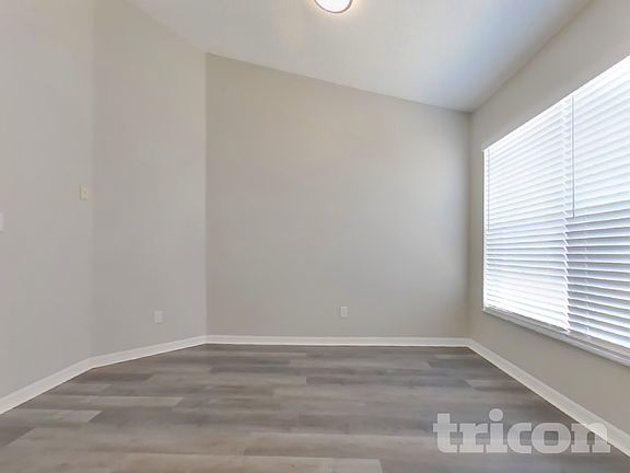 5th image of 15812 Heron Hill St