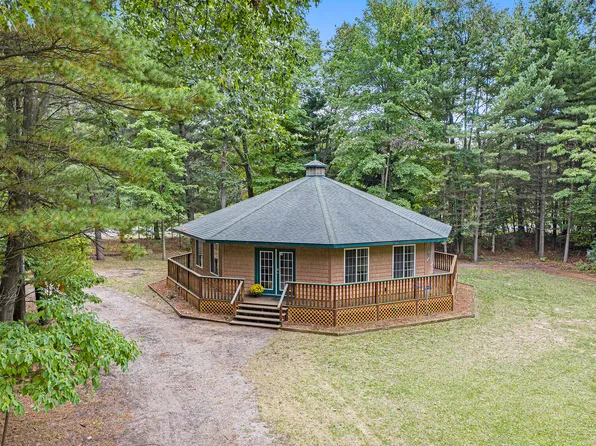 7611 N 60th Ave, Pentwater, MI 49449