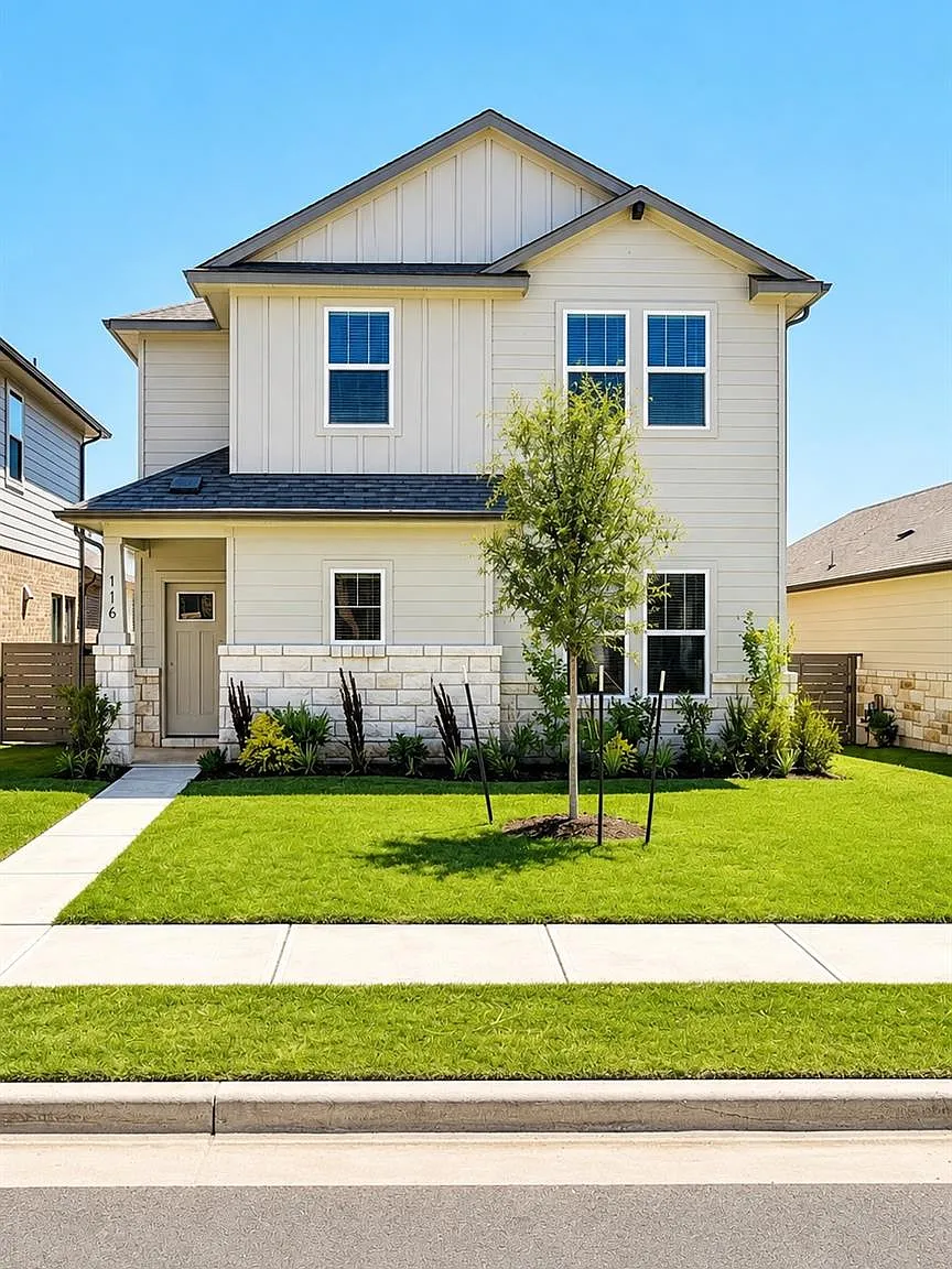 4 bed, 2.5 bath, 2126 sqft, $2,400 — Photo 1