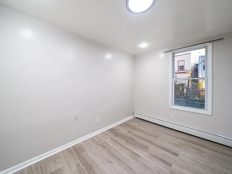 365 Claremont Ave #1 — Photo 11