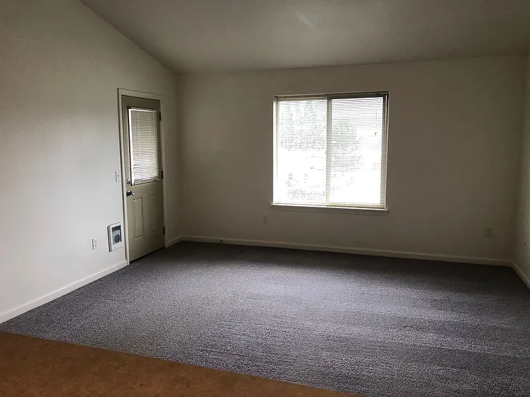 Falcon Ridge Apartments — Photo 57