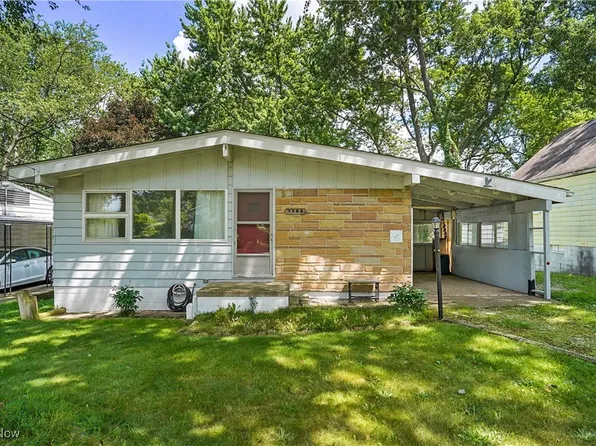 1385 Alphada Ave, Akron, OH 44310