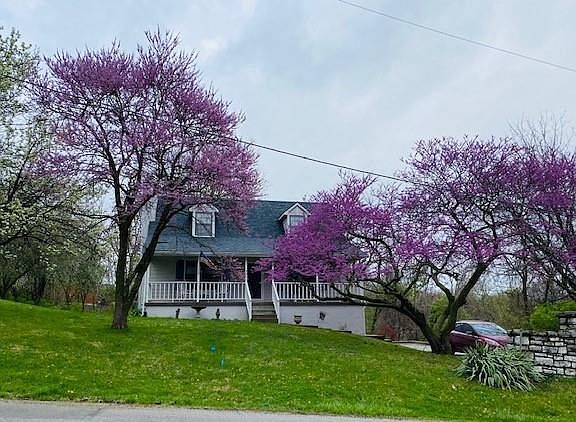 3rd image of 304 S Forest Ave