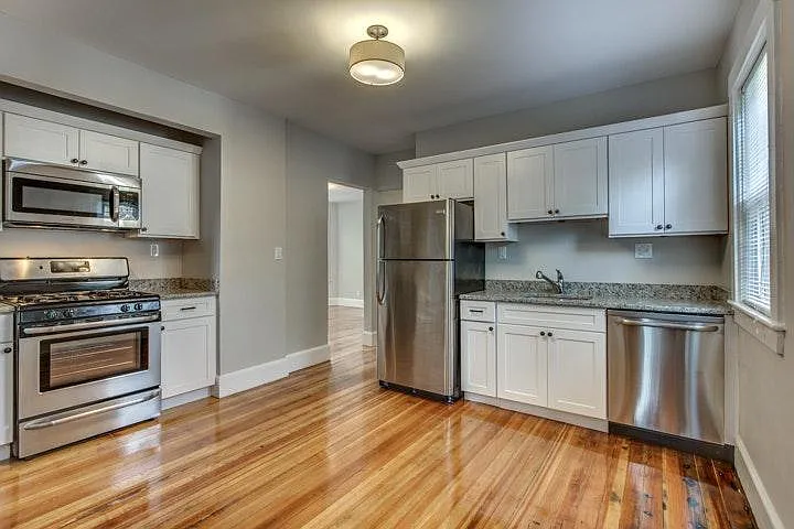 393 Centre St #3