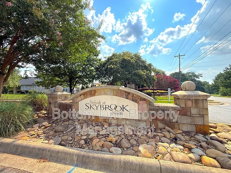 15007 Skypark Dr — Photo 45