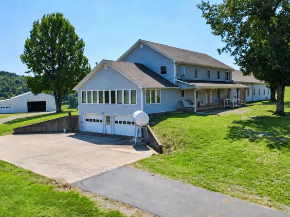 1869 Us Highway 60 E, Salem, KY 42078