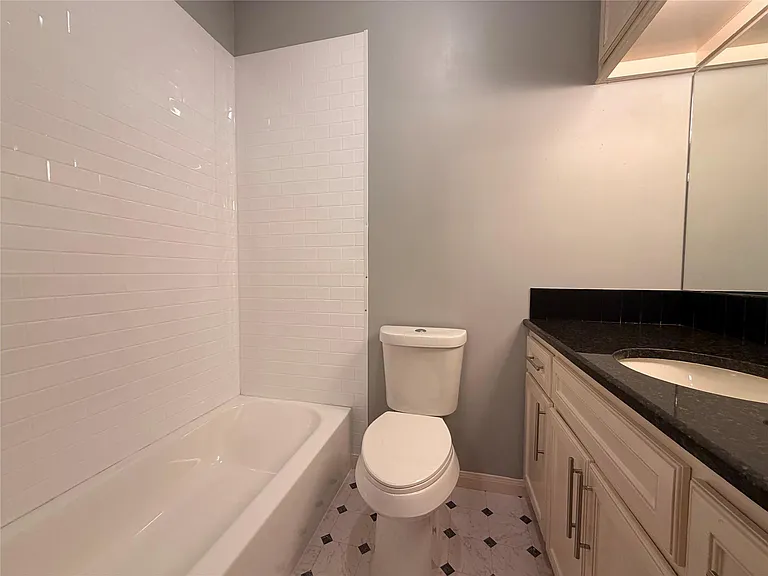1147 Norham St #A — Photo 5