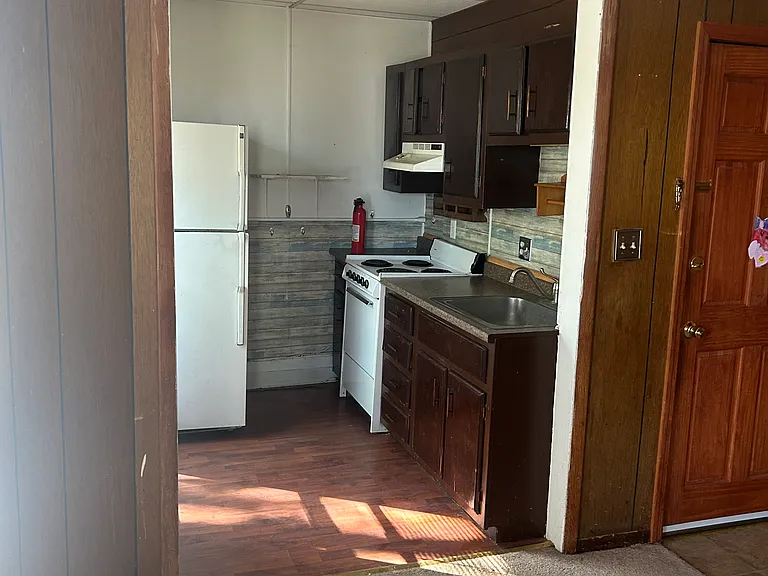 202 West St #6 — Photo 13