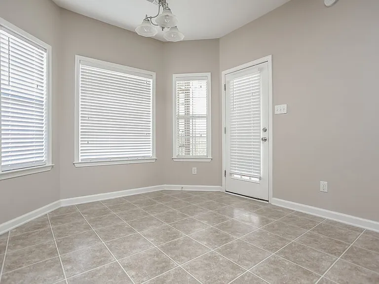 984 Cully Rd — Photo 3