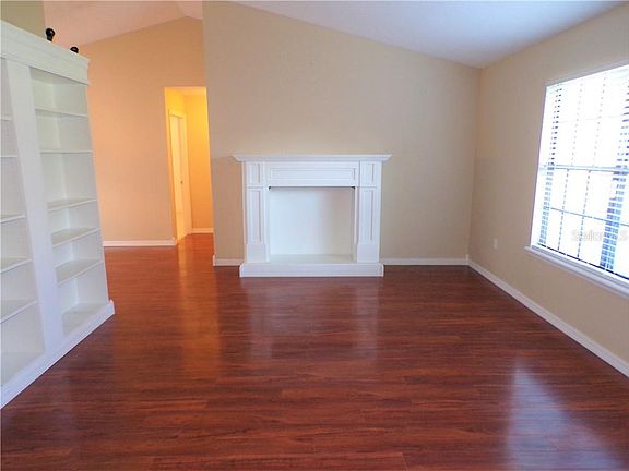 5th image of 1040 N Harbor Dr