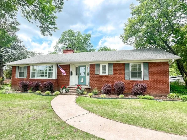 107 S Pyeatt St, Searcy, AR 72143