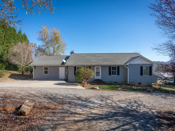 138 Wild Cherry Dr, Clyde, NC 28721