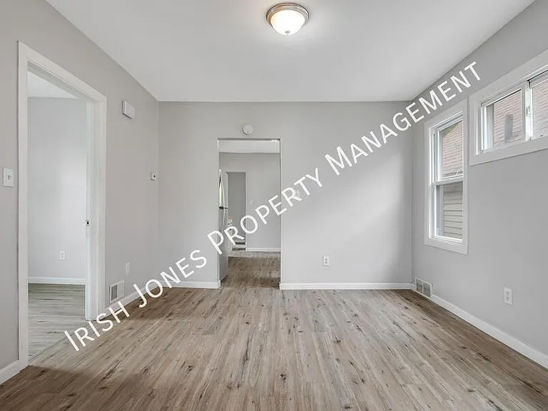 529 Winslow Ave #UPPER — Photo 10