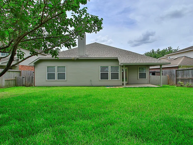 19830 Sternwood Manor Dr — Photo 38
