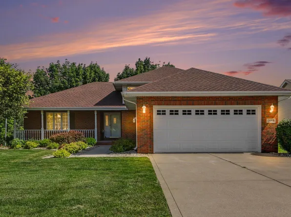 910 Doe Path Ln, Crown Point, IN 46307