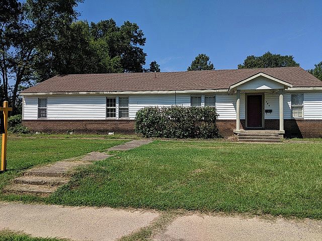 1st image of 102 S Womble Ave