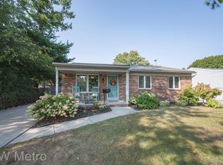 609 E Sunnybrook Dr, Royal Oak, MI 48073