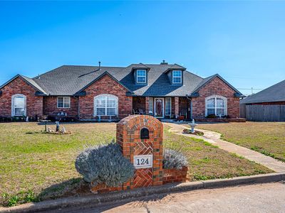124 Highland Dr, Moore, OK, 73160
