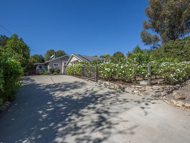 2495 Lucca Ave — Photo 2