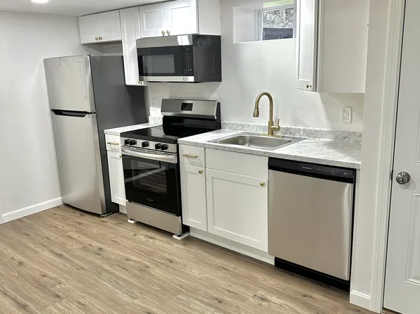 10 S Locust Ave, North Providence, RI 02911