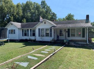 905 Fairway Ave, Thomasville, NC 27360