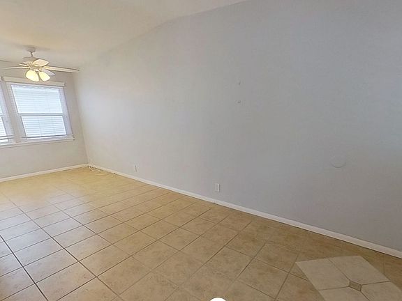 5th image of 104 15th St APT 5