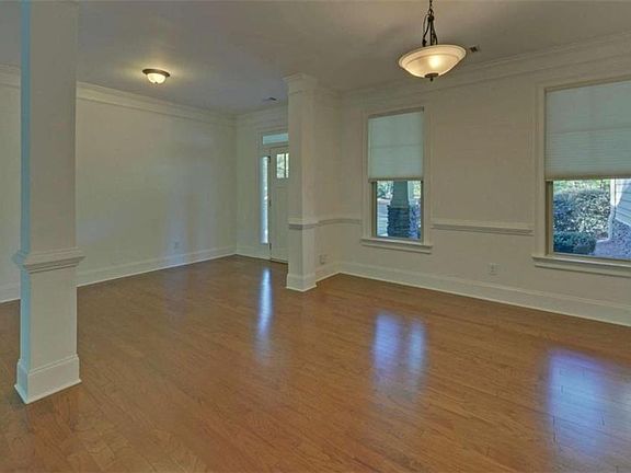 5th image of 255 Abbington Way
