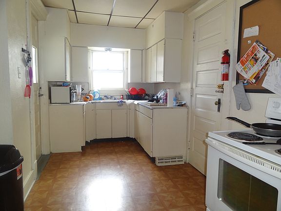 5th image of 724 Milton Ave