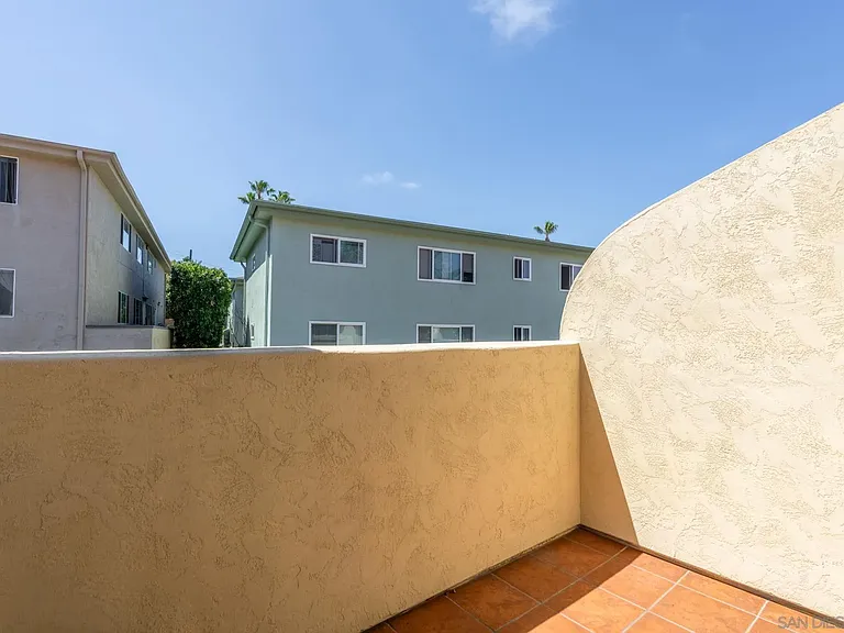 241 S Sierra Ave — Photo 30