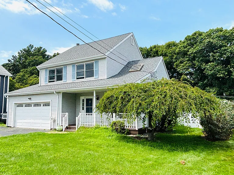 175 Meadows End Rd — Photo 2