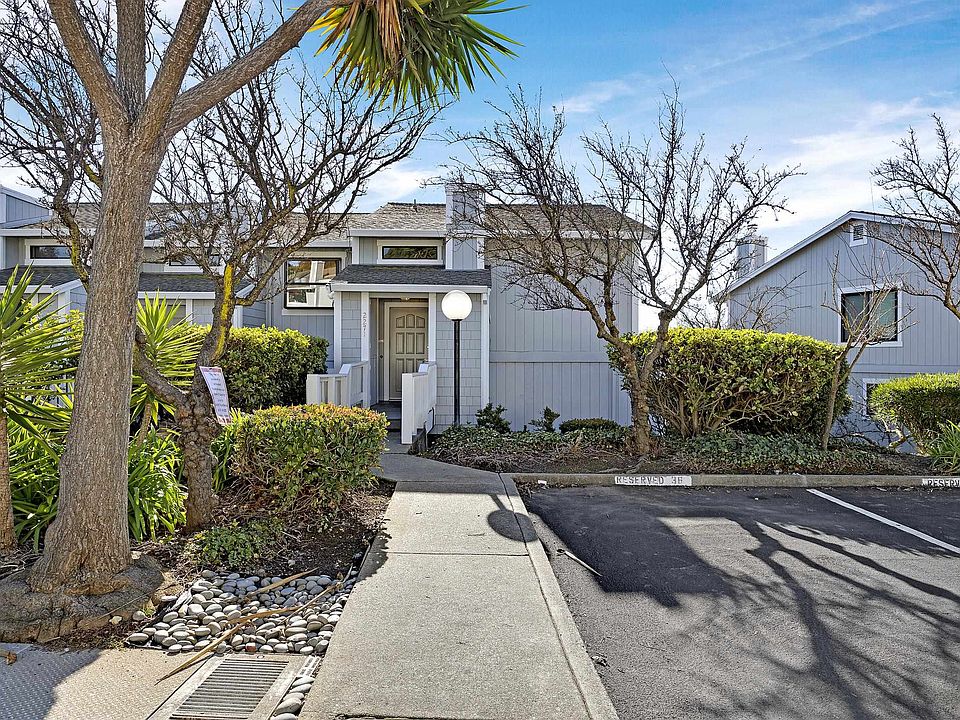 1st image of 2271 Clearview Cir