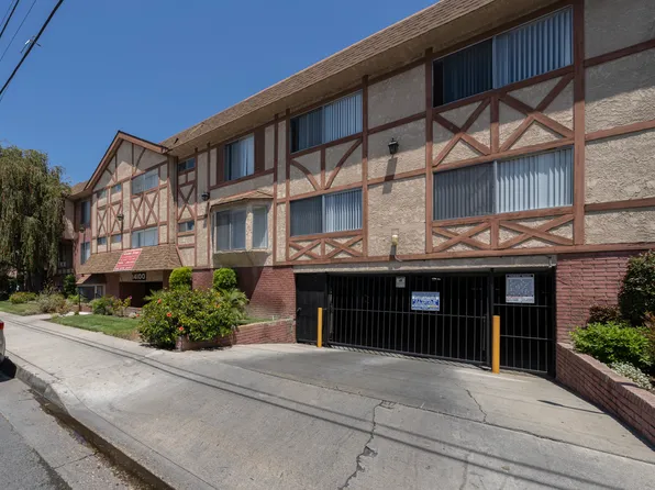 14100 Chadron Avenue, 14030-14100 Chadron Ave #14030-102, Hawthorne, CA 90250
