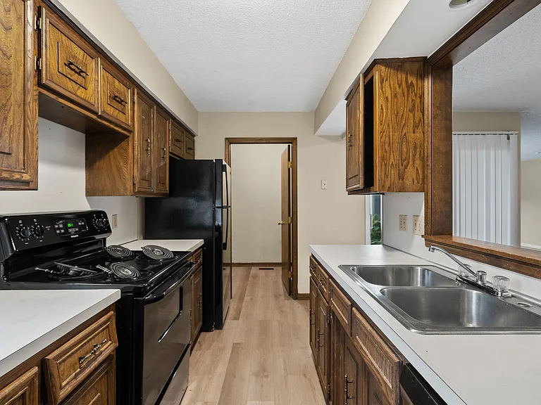 2401 S 50th St #C3 — Photo 7