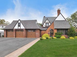 3265 Walters Ave, Wantagh, NY 11793