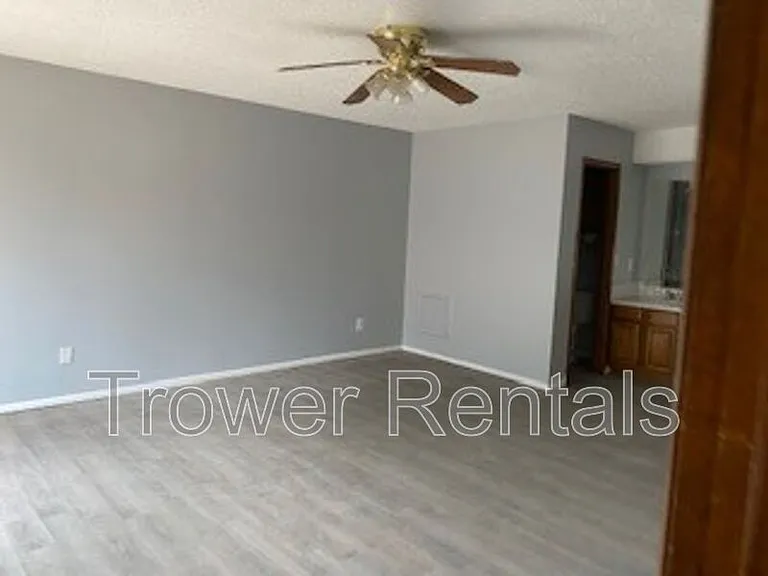 1306 S Washington Ave — Photo 11