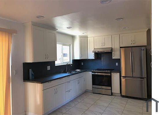 3rd image of 3676 Waterbury Ct #U1