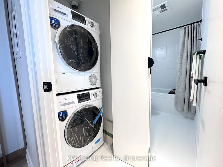 33 Charles St E #2301 — Photo 12