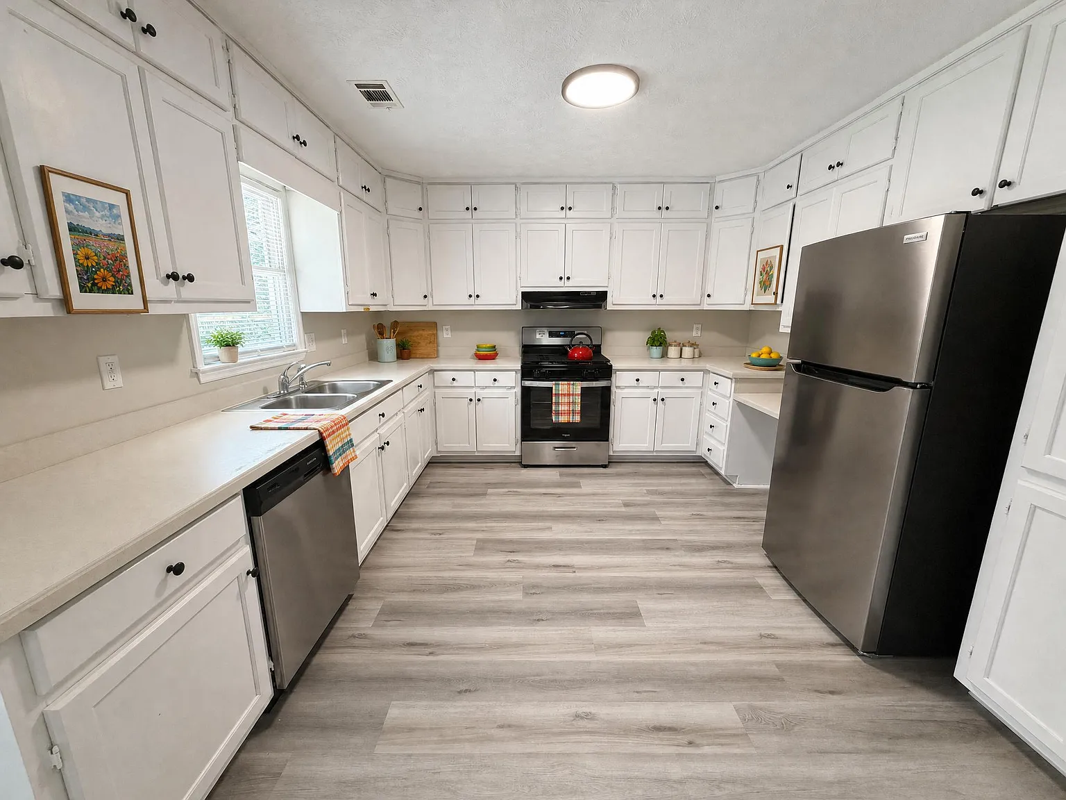 4 bed, 3.0 bath, 4102 sqft, $1,226 — Photo 3
