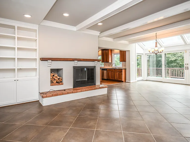 1211 Vinita Ln — Photo 18