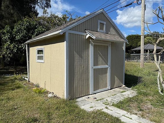 4th image of 2000 Seminole Boulevard