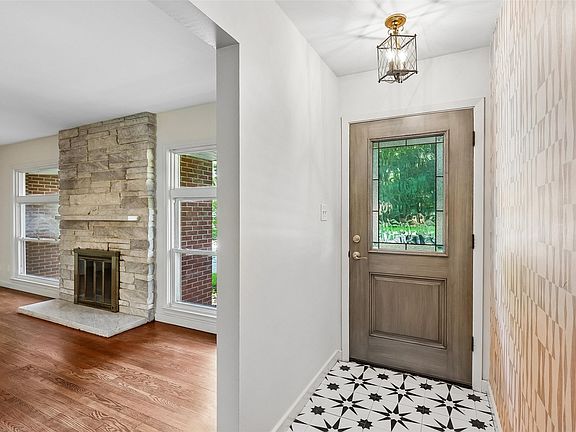 3rd image of 7218 Colby Ave