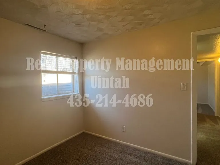 607 N 100 W — Photo 20