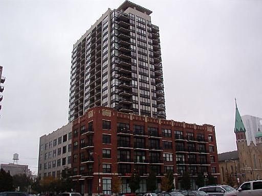 2nd image of 210 S Desplaines St APT 806