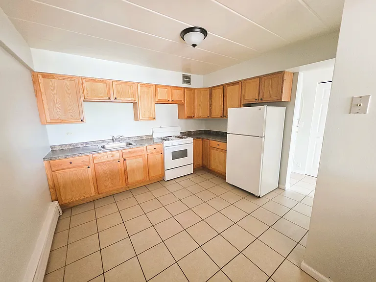 6821 N Sheridan Road — Photo 3
