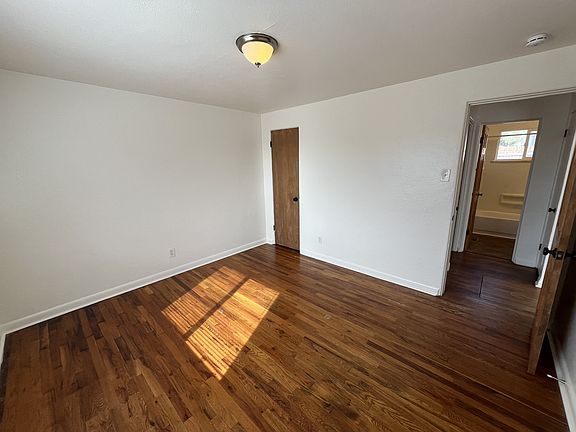 5th image of 1675 Vance St