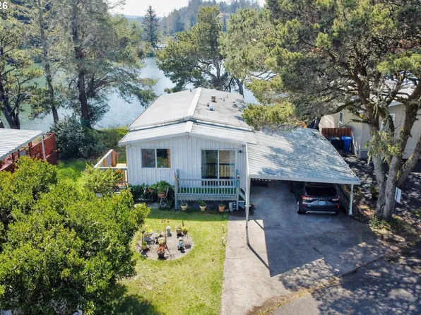 955 NE Mill St #A7, Waldport, OR 97394