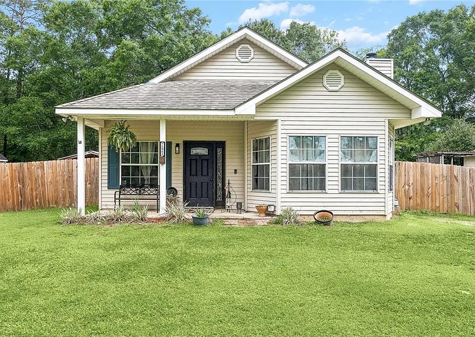 1st image of 71061 Lake Placid Dr
